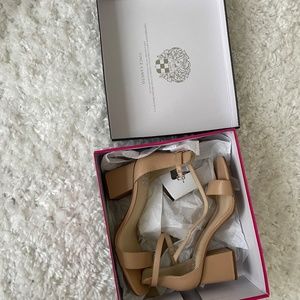 Vince Camuto nude block heel - never worn